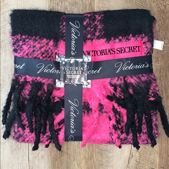 Victoria's Secret Accessories - Victoria Secret scarf